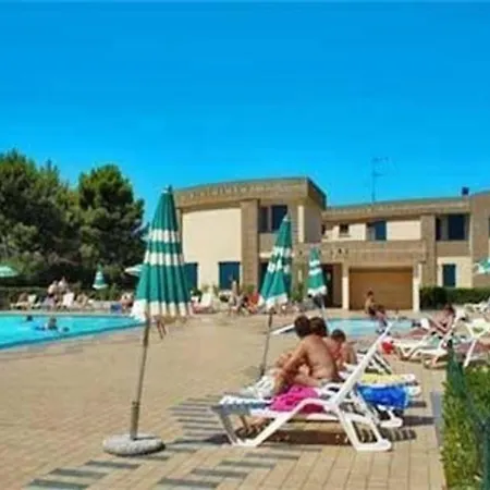 アパート In Mit Gemeinsamem Pool