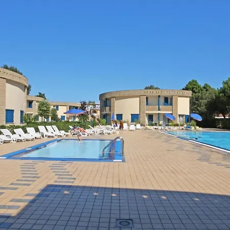 Apartment In Mit Gemeinsamem Pool